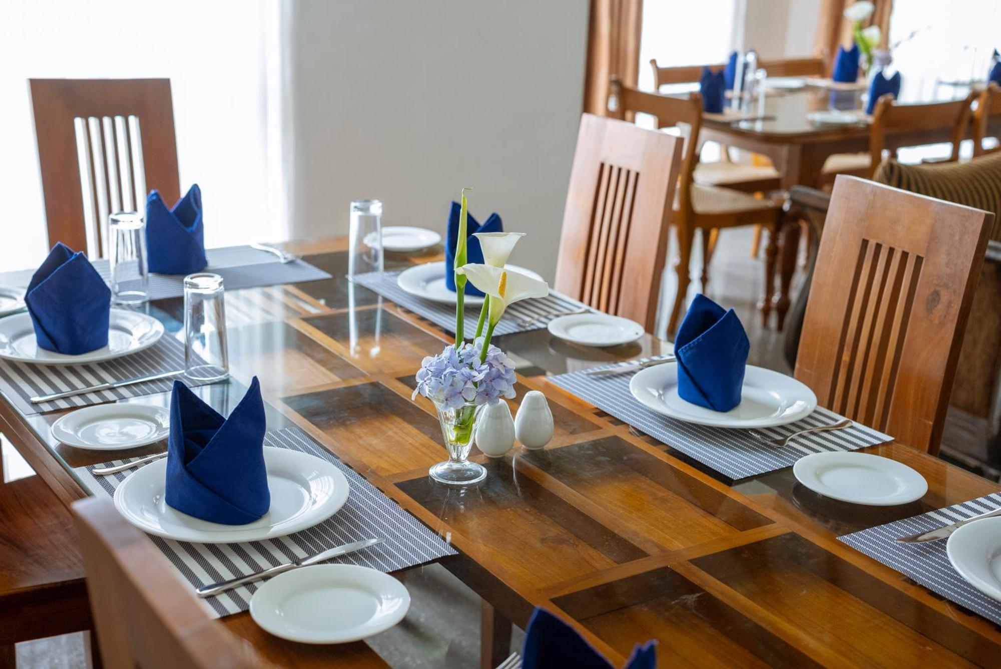 Hotel Aaradhya Nuwara Eliya Esterno foto